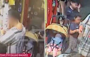 гръцката полиция задържа майката детето открито мъртво плаж атина