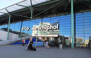 прословутите часовници летище схипхол оказват твърде скъпи ремонт