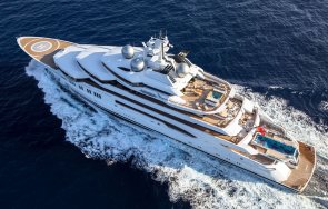 сащ продават търг луксозната яхта санкциониран руски олигарх