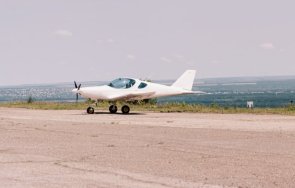 инцидентът румънския самолет плевенско пилотът годишен кардиохирург