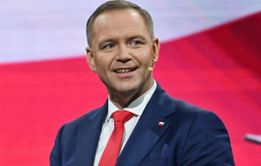 новият полски десен президент карол навроцки встъпва длъжност