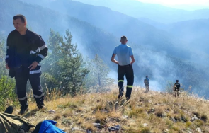 пирин отново гори около село плоски продължават тлеят огнища