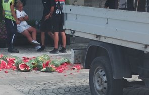 жена счупи бариерата общината казанлък влезе пълен бус дини