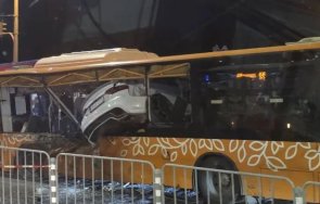 смразяващи кадри вижте аудито забива автобуса градския транспорт софия видео