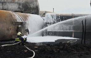 взимат проби нефтопродукти почвата катастрофата пясъчево