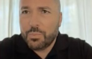 бащата сияна инцидентът автобуса различава загина детето