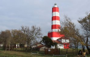 последна възможност фарът шабла отваря врати посетители