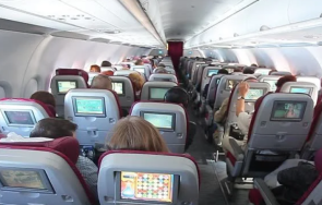 изнасилиха самолет млада жена търси справедливост компенсация