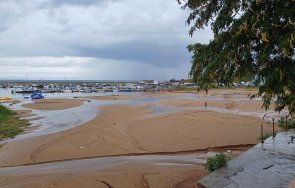 извънредно черноморец вода силна буря връхлетя курорта видео снимки