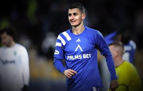 сериозен проблем важен играч левски виси алкмаар