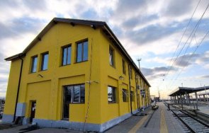 зам министърът транспорта открие ремонтираната гара село зимница