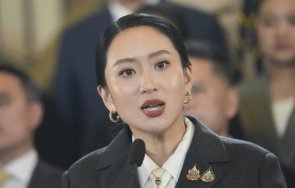 конституционният съд тайланд отстрани министър председателя паетонгтарн шинаватра 
