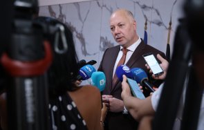 премиерът желязков правителството справя достатъчно добре всички предизвикателства сериозни аргументи вот недоверие