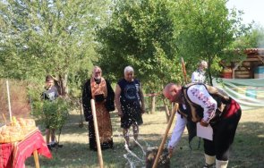 русенец строи параклис пчелина