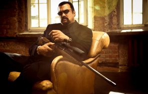 стивън сегал строи завода русия