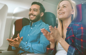 пътниците грузия българия ръкопляскат често кацане самолет