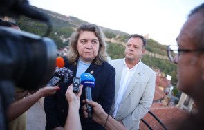 киселова продължаваме работим парламентарните групи подкрепят правителството решават проблемите хората