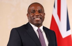 британският външен министър дейвид лами напуска поста става вицепремиер