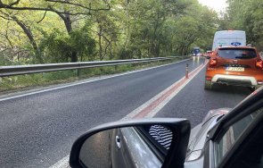 започна огромна тапа кресненското дефиле колоната движи снимки