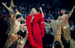 лепа брена стана баба момиченце снимки