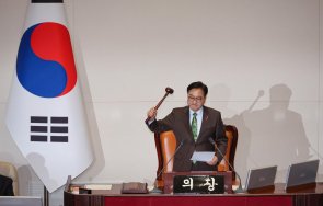 пекин председателят националното събрание южна корея ръкува лидера северна корея ким чен време военния парад