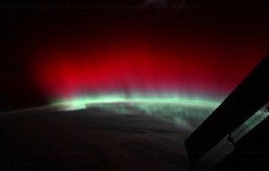 уникална гледка наса засне космоса северното сияние видео