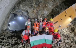 завърши прокопаването един тунел линията елин пелин костенец