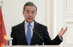 външният министър китай отива полша австрия словения