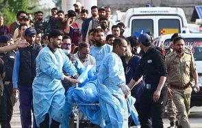 камион вряза тълпа индия осем души загинали