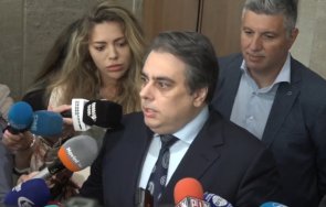 доживяхме асен василев брани хулиганите пребили полицейския шеф русе недоволства арестувани без осъдени беше киро арестува борисов