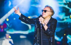 пик ретро васко кеца отпразнува тайно парти милионерско имение снимка