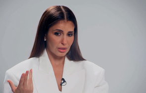 анелия катастрофата постави колене