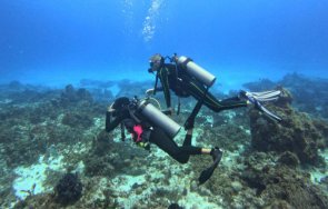 водолази чистиха морското дъно бургас