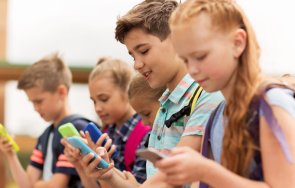 швеция иска ограничения социалните мрежи децата