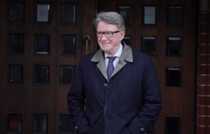 уволниха британския посланик сащ заради връзки епстийн