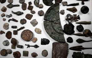 близо 1900 старинни монети стрели задържаха митничарите лесово