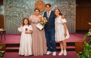 горещо пик министър бачев изпрати тениска дънки голямата дъщеря клас снимка