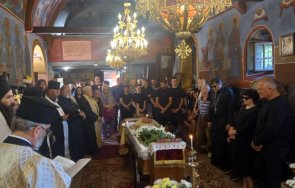 последно сбогом стотици простиха отец иван хан закрилникът сираци бедни бездомни