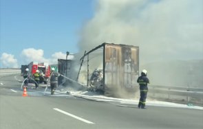 камион изгоря магистрала струма шофьорът невредим