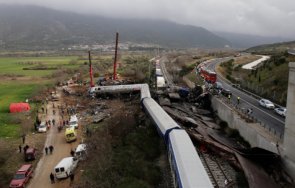баща жертва катастрофата лариса продължава гладната стачка парламента атина