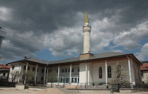 годишно момче сърница извършило кражба местната джамия