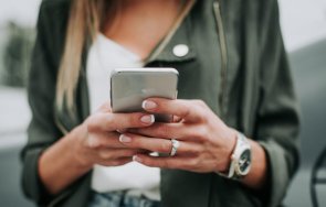 роботи вместо хора сглобяват смартфони няколко години