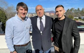 оперират млад депутат борисов предложи поеме разходите лечението