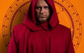 пик ретро бачорски печели traitors игра предатели