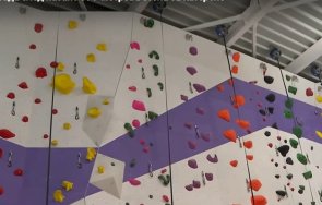 дете падна метрова стена катерене родителите била необезопасена видео