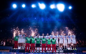 министърът младежта спорта иван пешев пътува правителствения самолет истанбул вземе националите волейбол