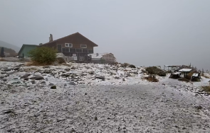 сняг мусала пореден каприз времето края септември видео