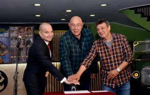 вицепремиерът караджов калоянчев просто играеше ролите живееше тях