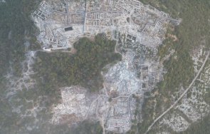 проф николай овчаров представя малкия рим скалите перперикон снимки