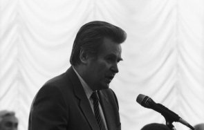 откриха мъртъв бившия издател правда паднал прозорец москва